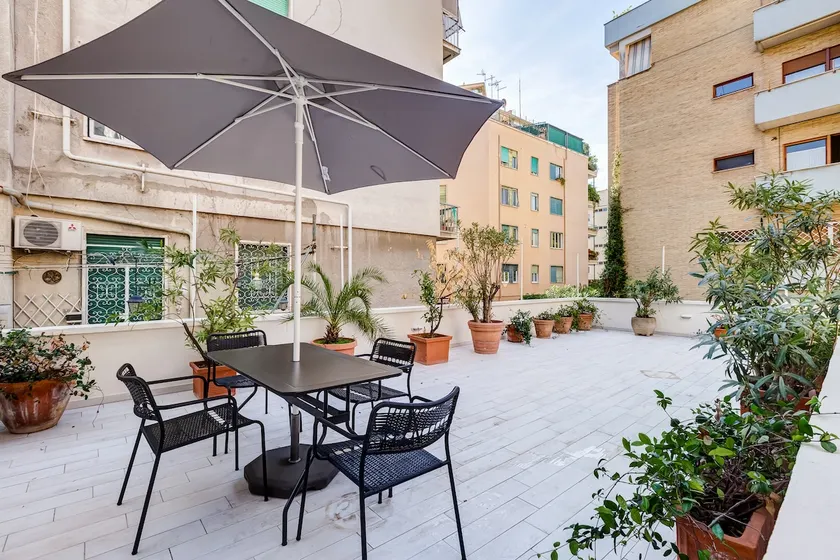Gianicolo Apartment with Terrace - Image 1