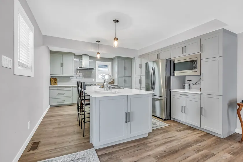 Cozy 4 Bedroom Home in Cornwall - Image 1