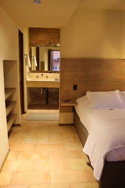 Modern-Mexican apartment on 1st floor downtown. - Image 1