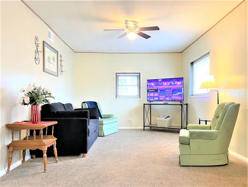 High - Family Neighborhood, Pet Friendly - Image 1