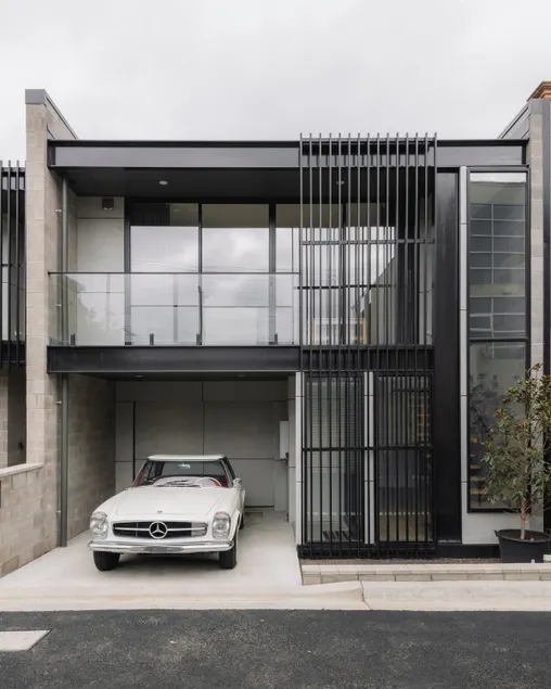 Cosy Stadium View Townhouse - Image 1