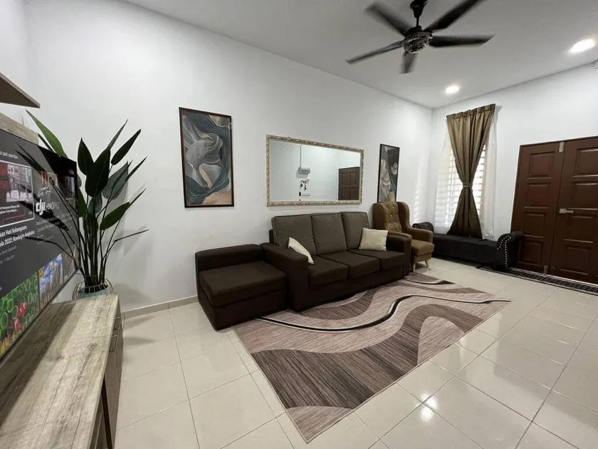 Homestay Kemaman Fyna06 - Image 1