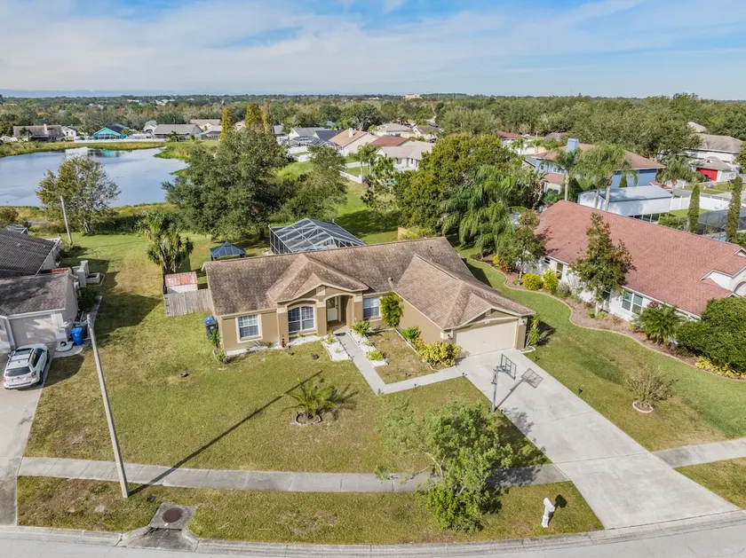 Entire home, Heated Pool, Lake view and Gazebo! - Image 1