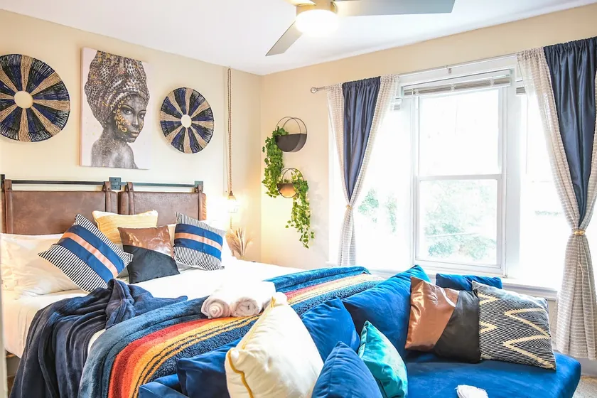 Chic 4BR Dwelling in Philadelphia | No Clean Fee - Image 1