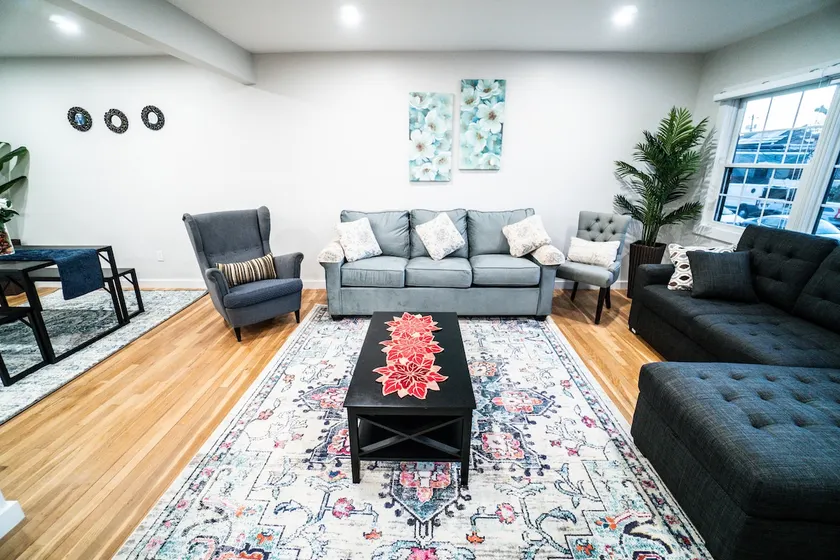 3-Bedroom Newly Modernized Apt - Image 1