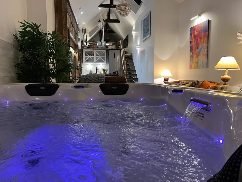100 m2 loft with private hot tub - Image 1