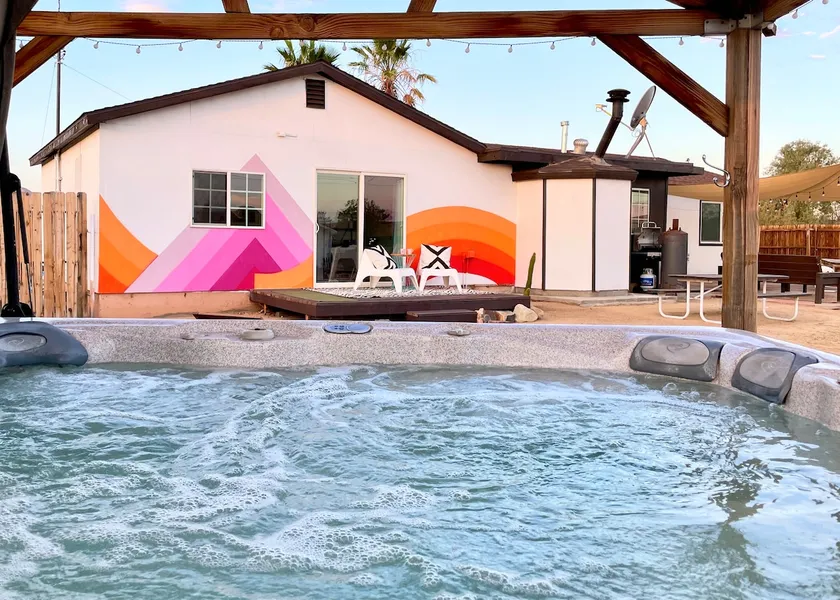 Twin Palms Desert Getaway - Jacuzzi, Fire pit, Meditation room & more - Image 1