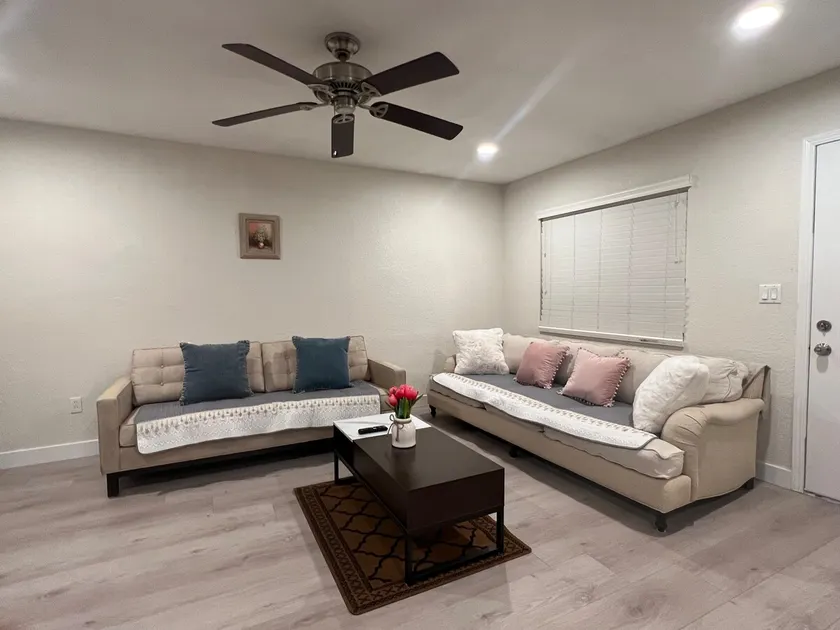 Brand new modern 2 bedrooms 2 living rooms 1 bathroom full kitchen stylish home - Image 1