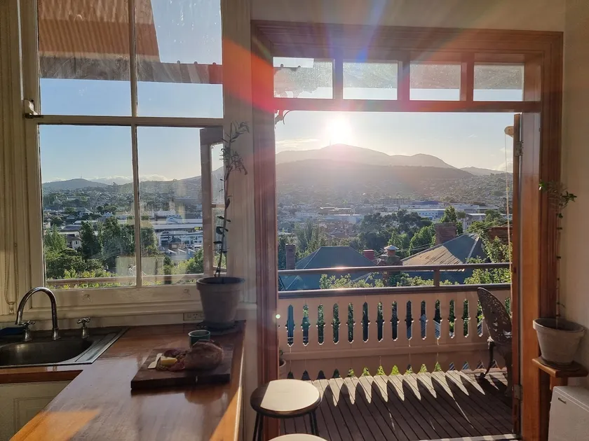 Historic Home close to CBD 3Brm with views - Image 1