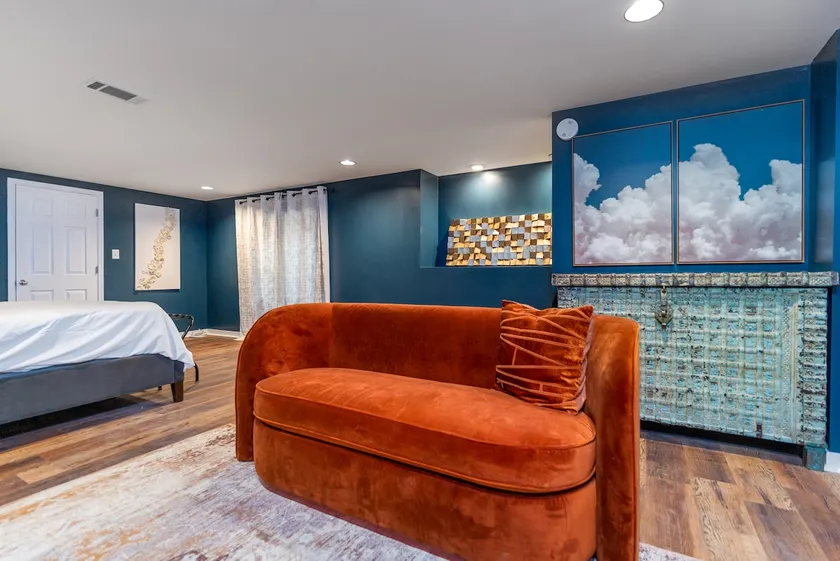Chic, Cozy & Central | Great Value - Image 1
