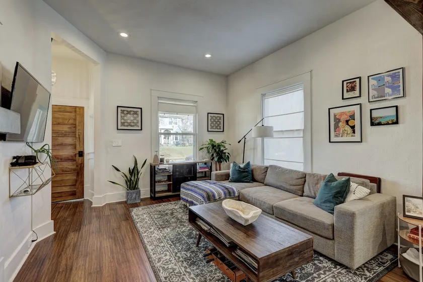 Owen Bungalow • Vinyl Lounge • Uptown & OKC Walk - Image 1