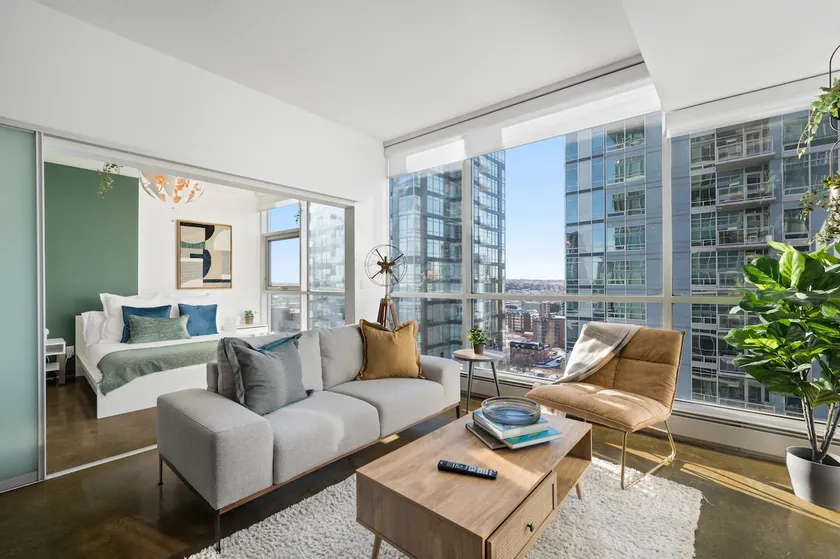 BEST Location | Skyline Oasis | Free Parking - Image 1