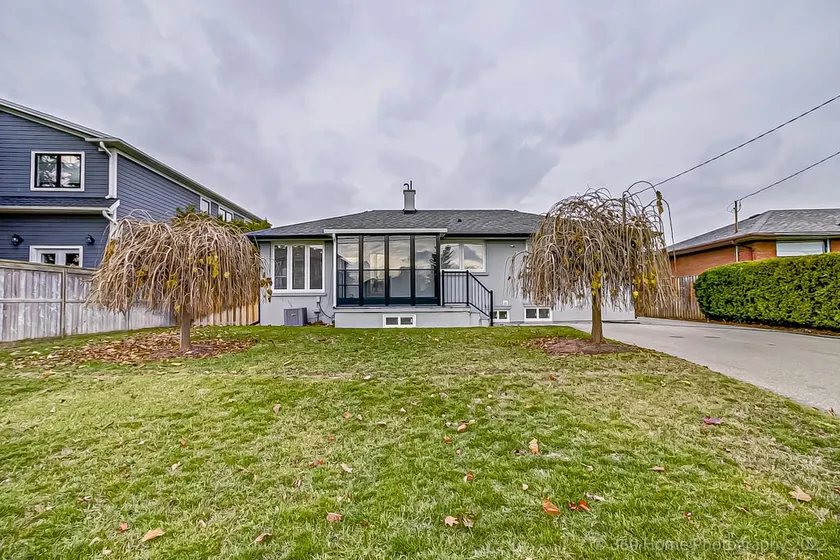 Beautiful family Home near Downtown - Image 1