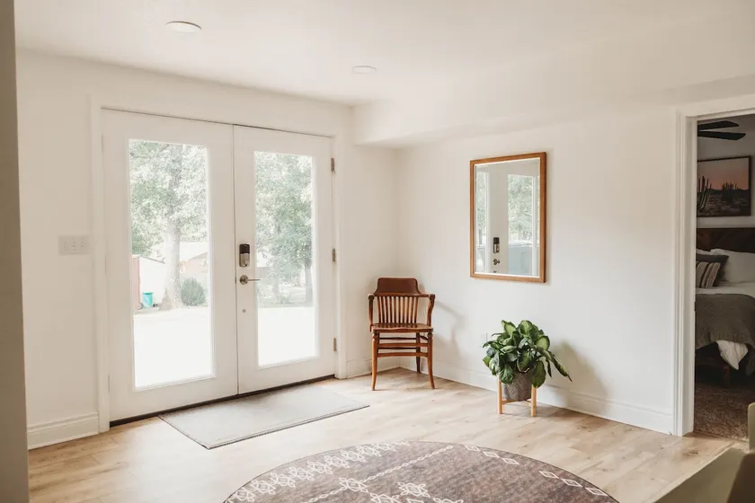 Cozy 2-Bedroom Apartment Suite - Image 1