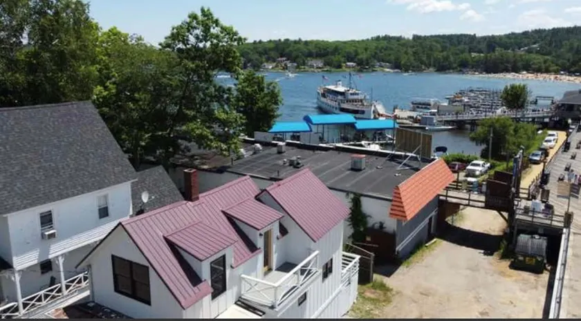 The Pier House Weirs Beach Lake Winnipesaukee - Image 1