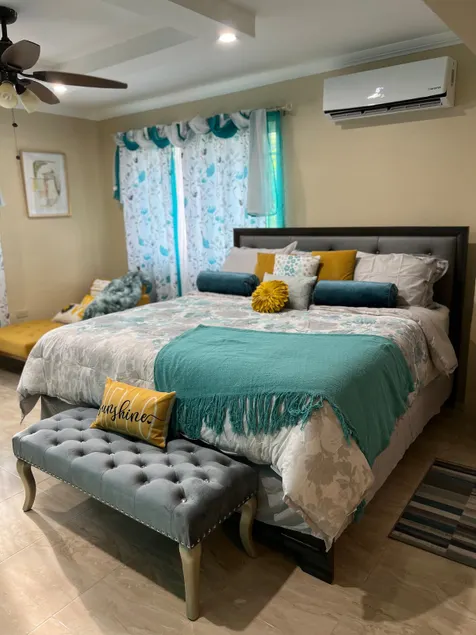 Luxury 1BR Ocean View in Kingston - Image 1