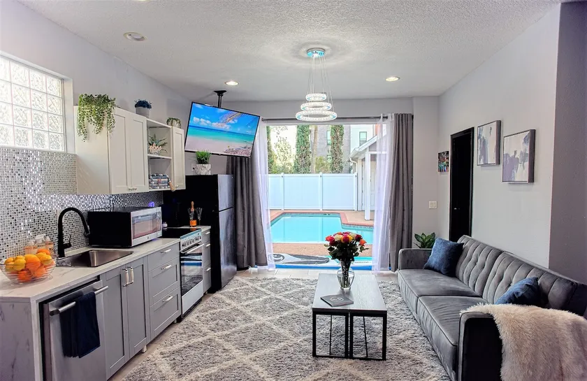 Downtown Tampa Pool House! Walk to Armature Works! - Image 1