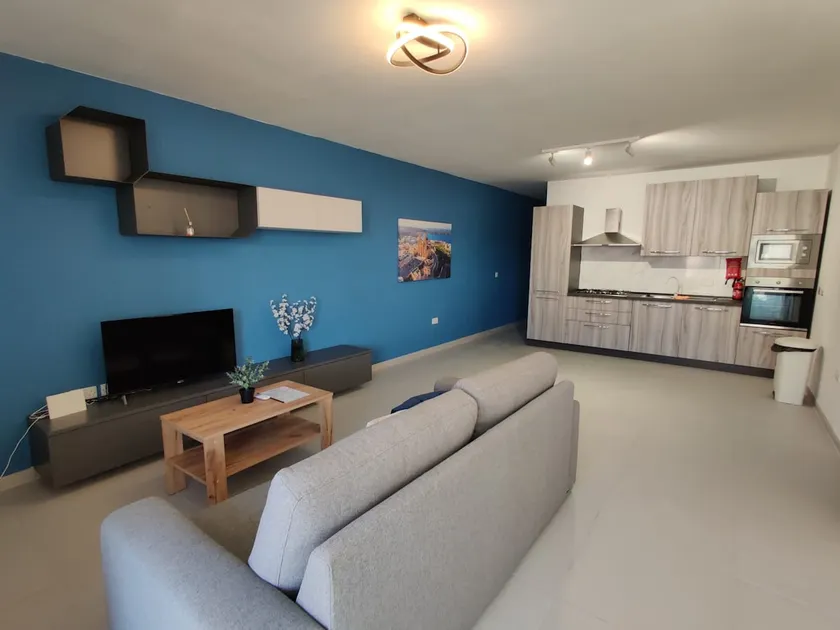 Deep Blue A 2 bedroom apartment - Image 1