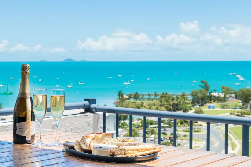 ”Heaven on Earth” - Airlie Beach - Image 1