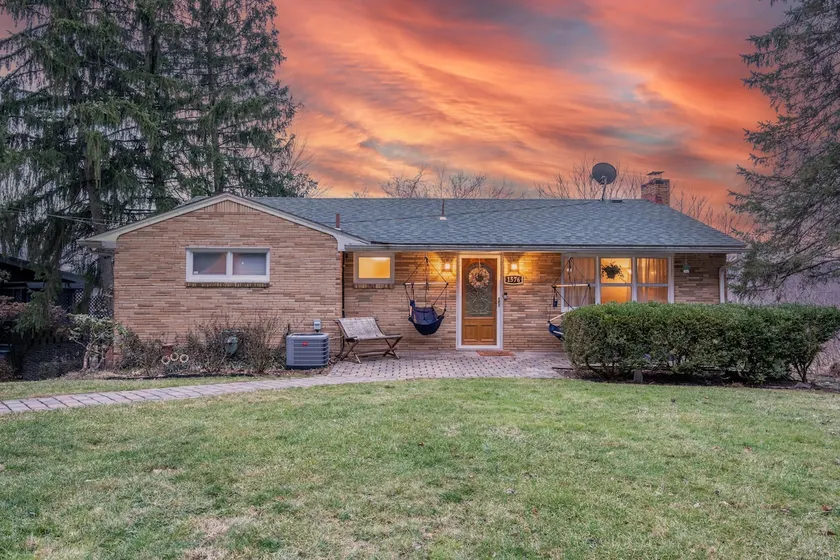 Secluded Cozy 3 Bedroom Fun Bungalow - Image 1