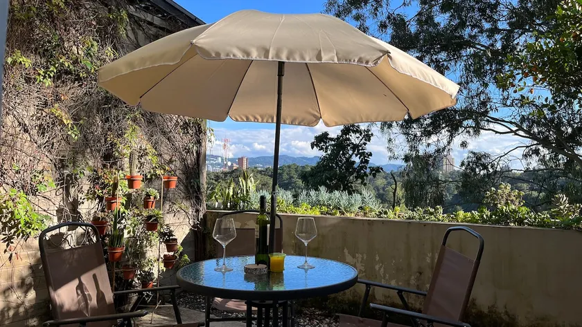 Lovely 1-bedroom loft with a beautiful view - Image 1