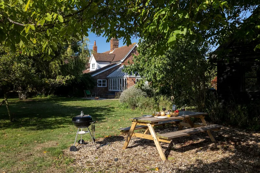 Nightingale Cottage, Sudbourne near Orford - Image 1