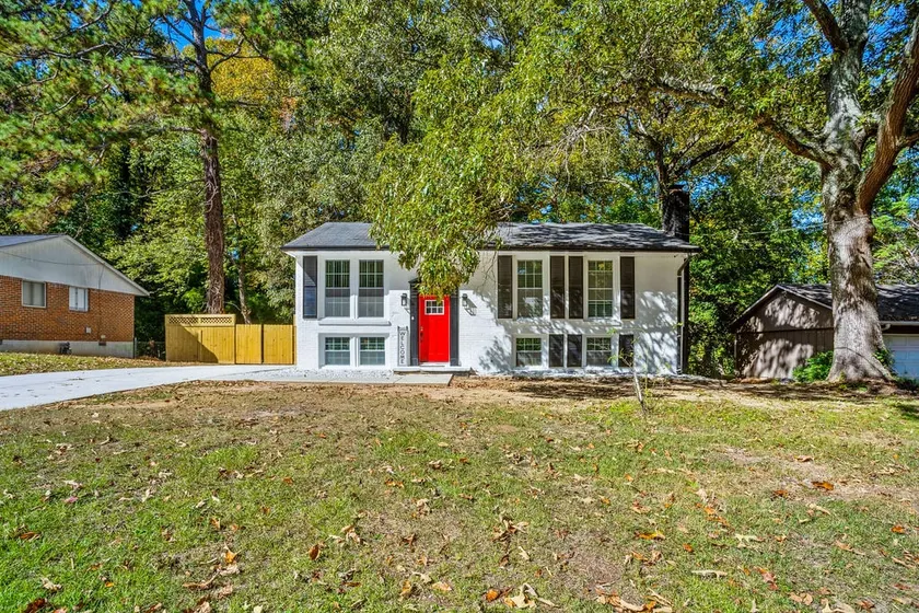 Realtor Red Door - Image 1