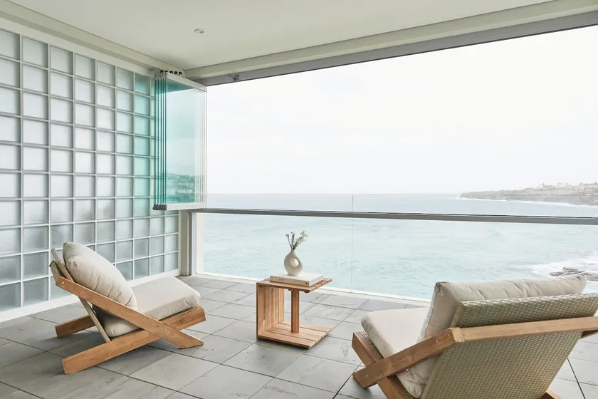 Tamarama Oceanfront Apartment - Best View in Sydney - Image 1