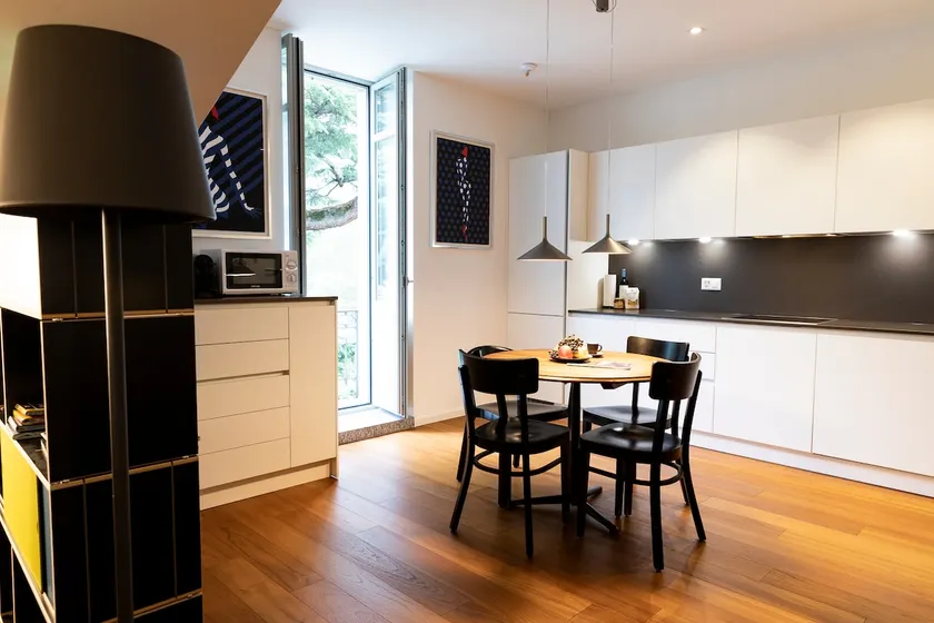 Walters Balcony Suite - Image 1