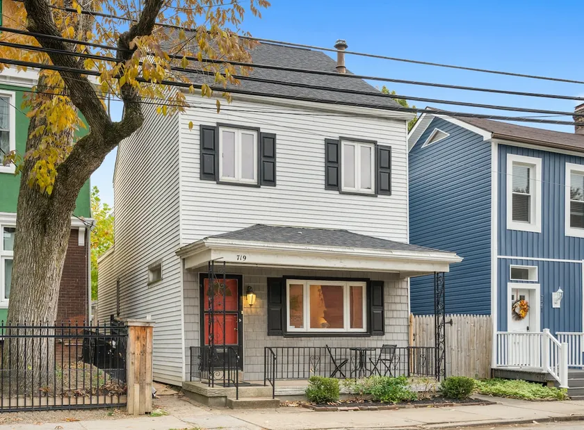 3 BR home|Steps from Walnut Street w/Free parking! - Image 1
