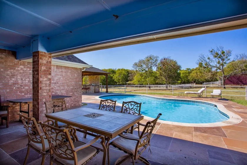 Nirvana Retreat Gated with Pool and Gazebo - Image 1