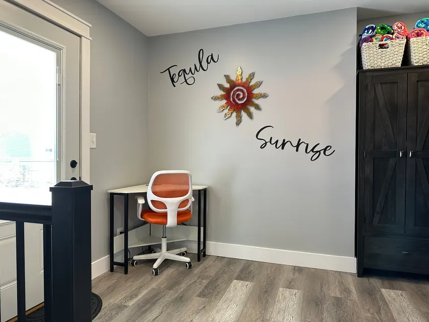 Tequila Sunrise-Spacious Home on Lake Erie Near Port Clinton, Beaches, Game Room - Image 1