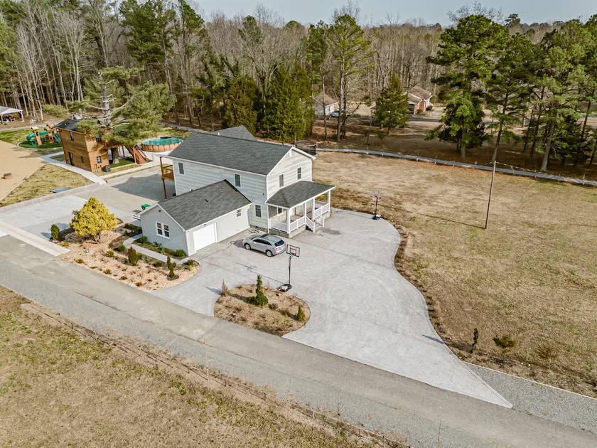 Beautiful country house with 5 bedrooms 4.5 baths - Image 1