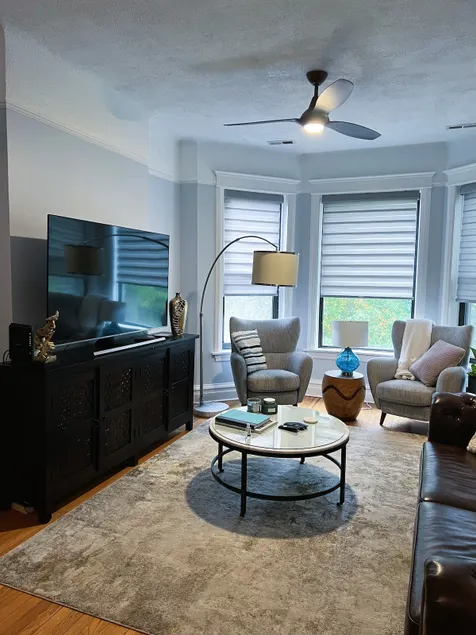 Upscale Condo in Lakeview near Wrigley Field - Image 1
