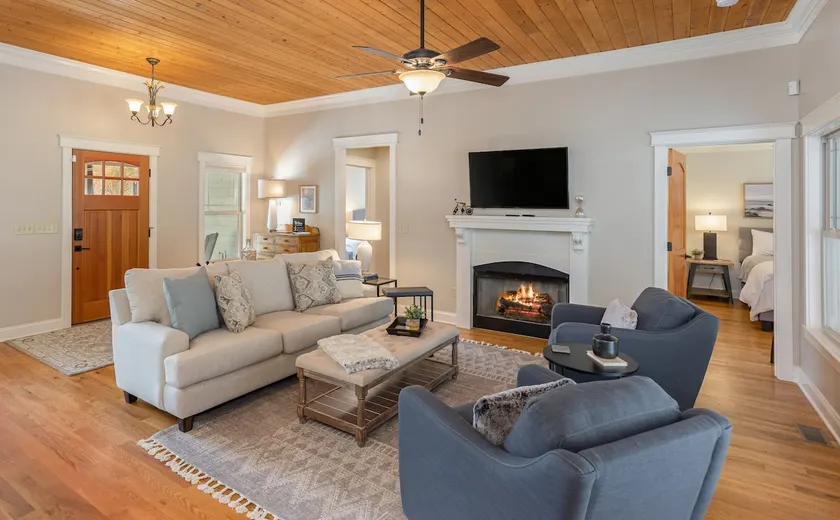 Luxe Comfort at Craftsman Creek - Image 1