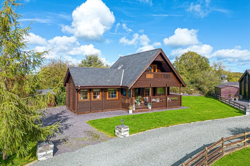 Scandi Cabin in Heart of Anglesey with Parking - Image 1