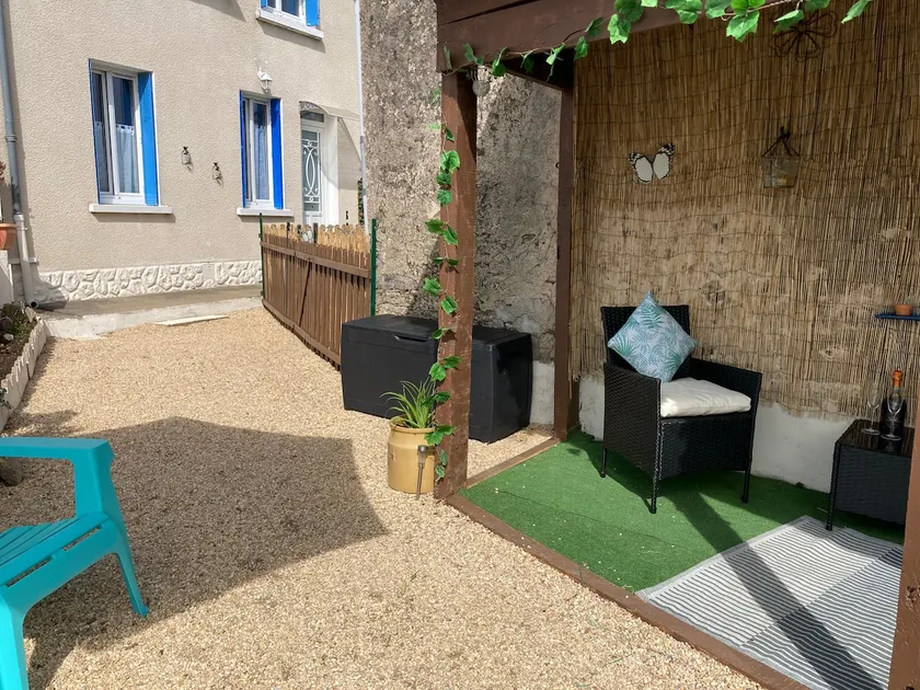 La Maison Bleue - Image 1