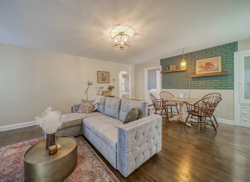 Cozy two bed cottage near park, S&T & Fort Wood - Image 1