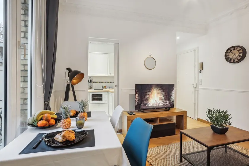 Modern flat in Paris - Heart of XVIème - Image 1