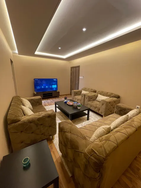 525 upscale hotel suites - Luxury Large Suite - Image 1