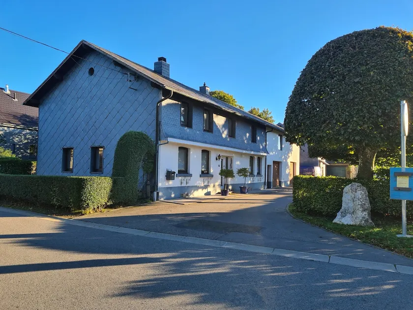 House Päsch near lake with heated hot tub/sauna - Image 1