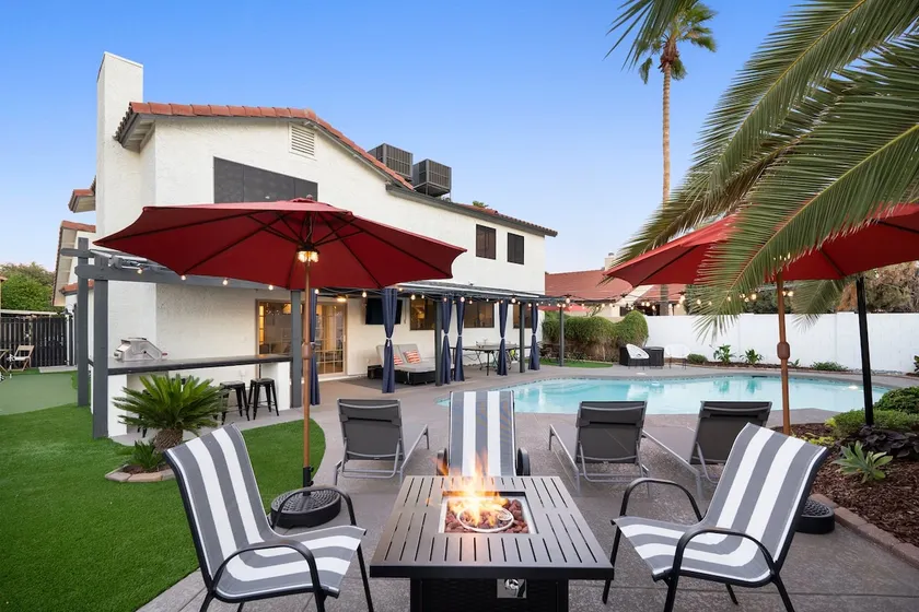 Centrally located Hiker and Golfer's Paradise - Image 1