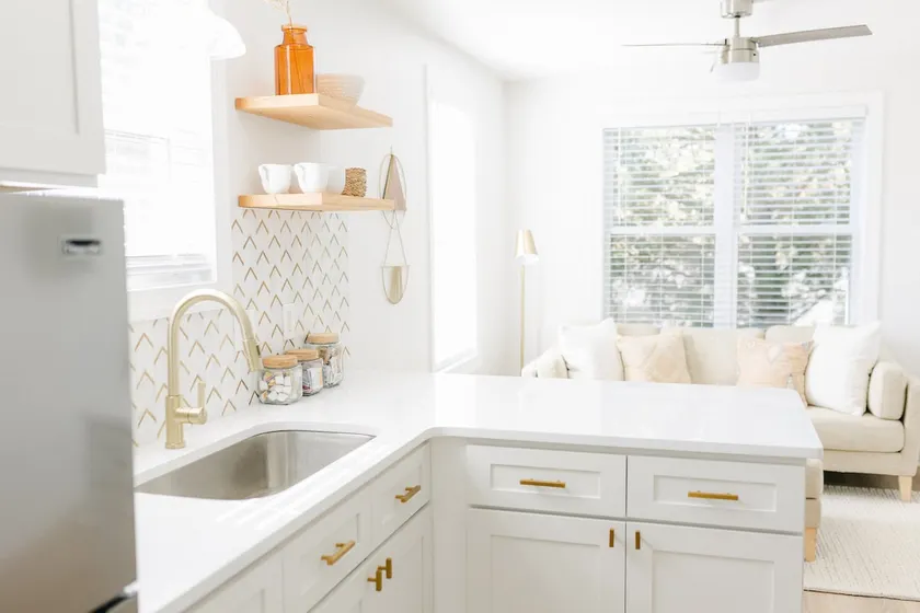 The Sun Suite - Cozy/Clean/Centrally Located - Image 1