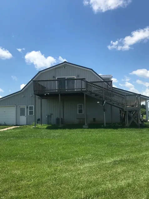 Aviation lovers country home - Image 1