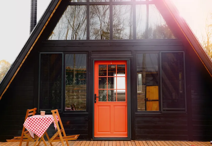 Jakuzili Luxury Red House 2 - Image 1