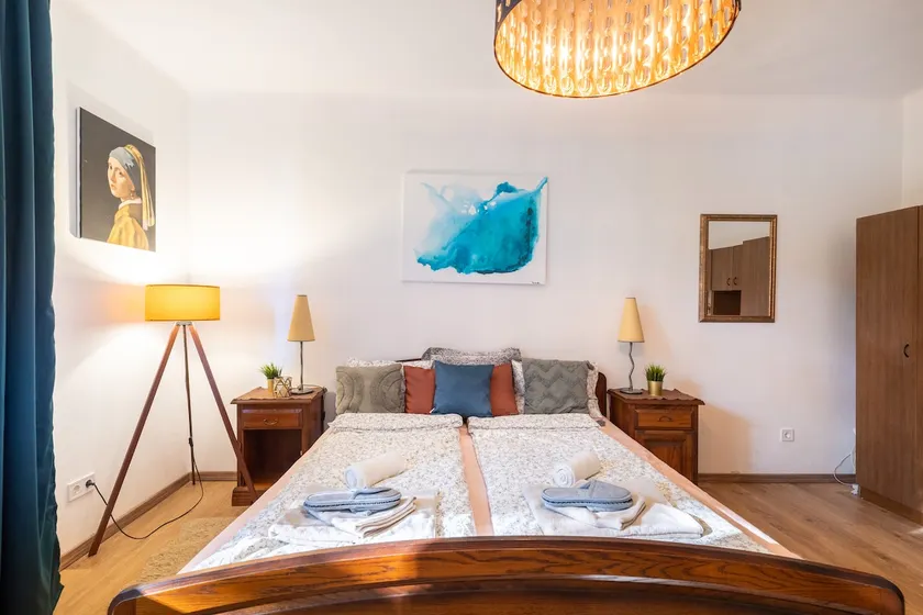 Central Studio Apartment - Image 1