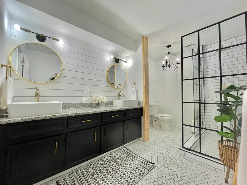 Modern Farmhouse w/ private Heated Pool and Spa - Image 1