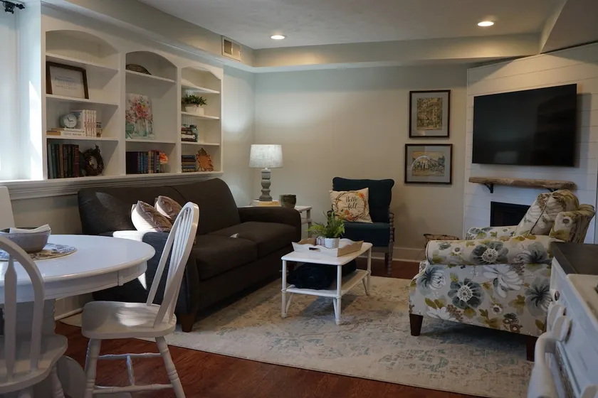 Shalom Suite-Private lower level of a country home - Image 1