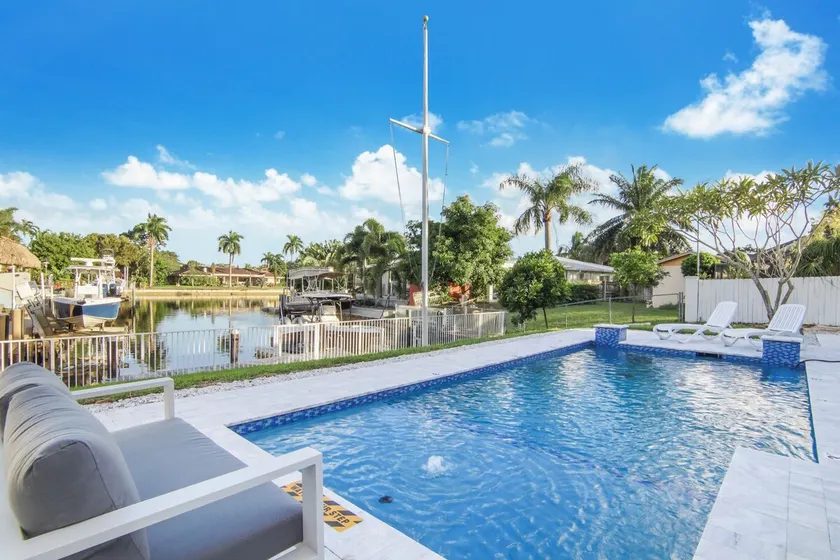 Paradise Escape Featuring Saltwater Pool and BBQ - Image 1