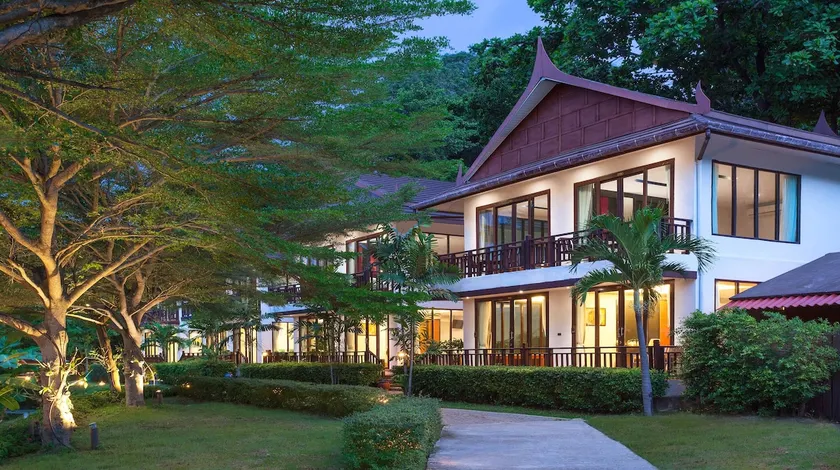 Superior Suite | Resort Access, Pool & Breakfast - Image 1